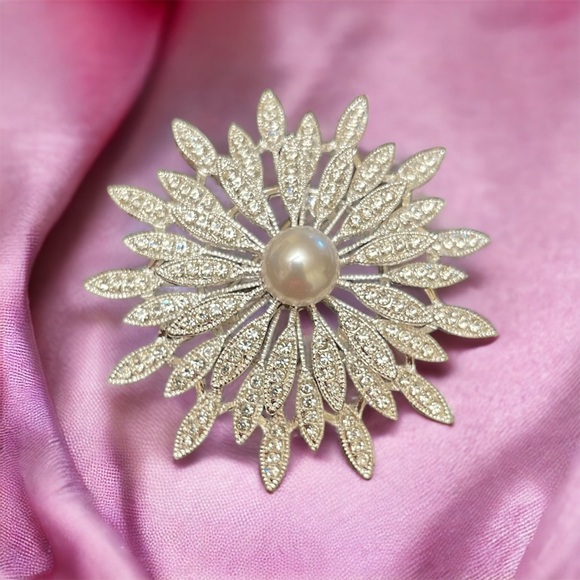 Silver Pearl Flower Burst Brooch - Picture 1 of 2